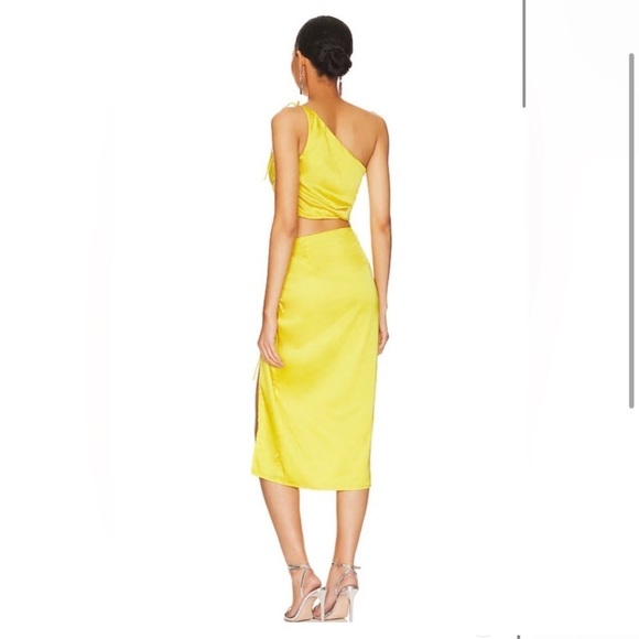 SUPERDOWN Kristy Ruched Skirt Set in Yellow - Picture 2 of 5